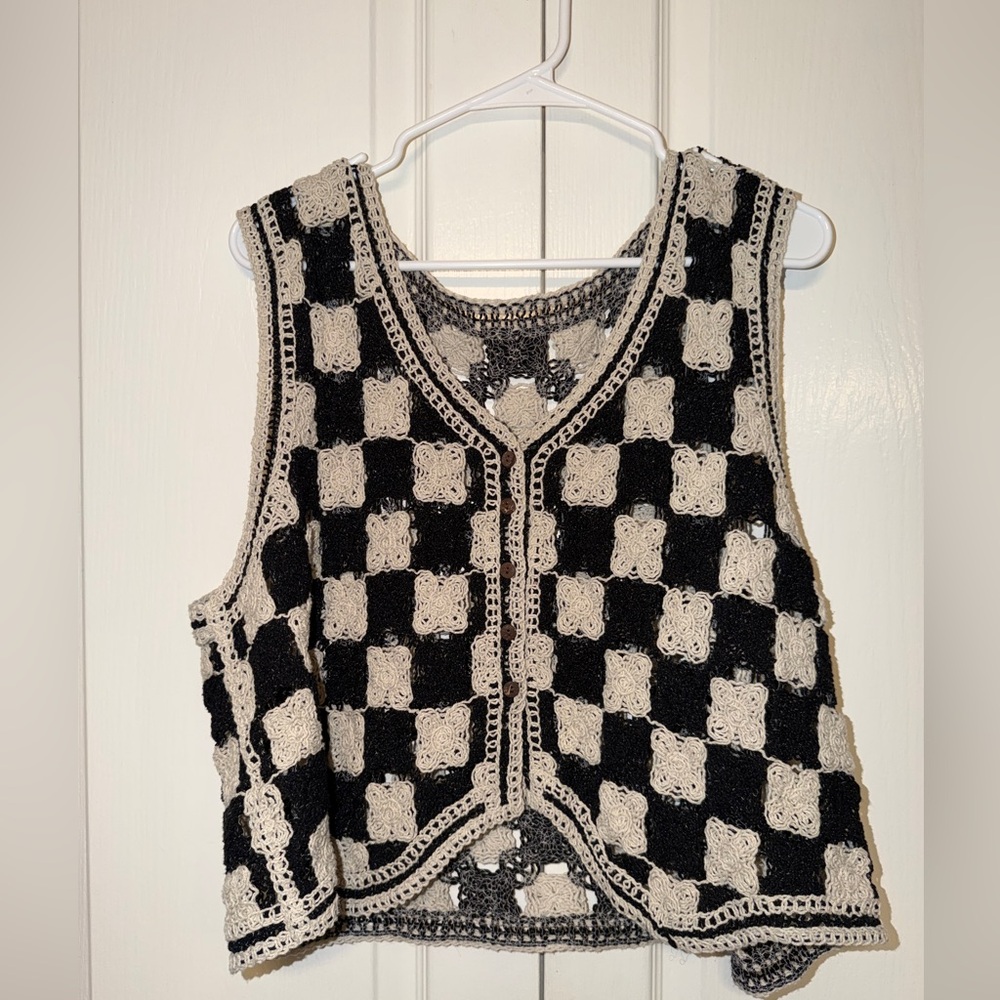 Black and White Crochet Sleeveless Top